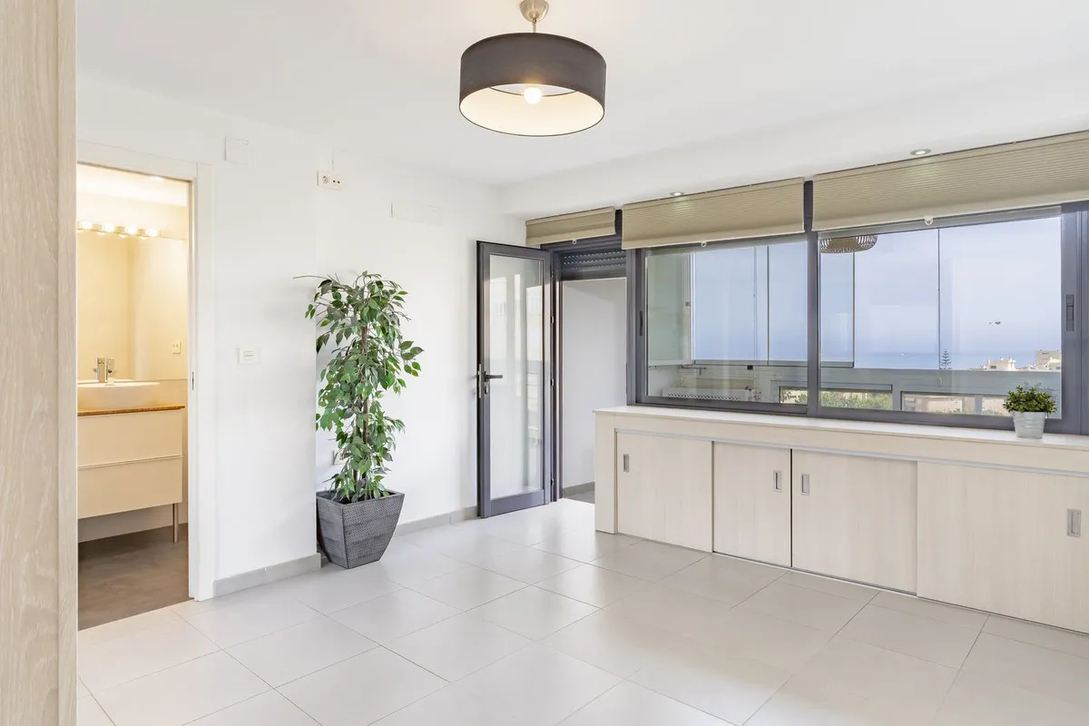 9dcbc811-6241-4c0a-be35-b9aeac4a49f7