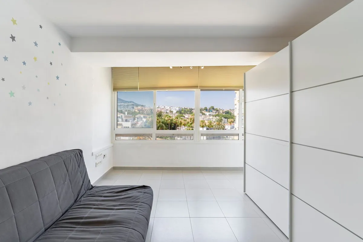 e34a8be0-f6fb-4d45-941e-542e3c5ff50e