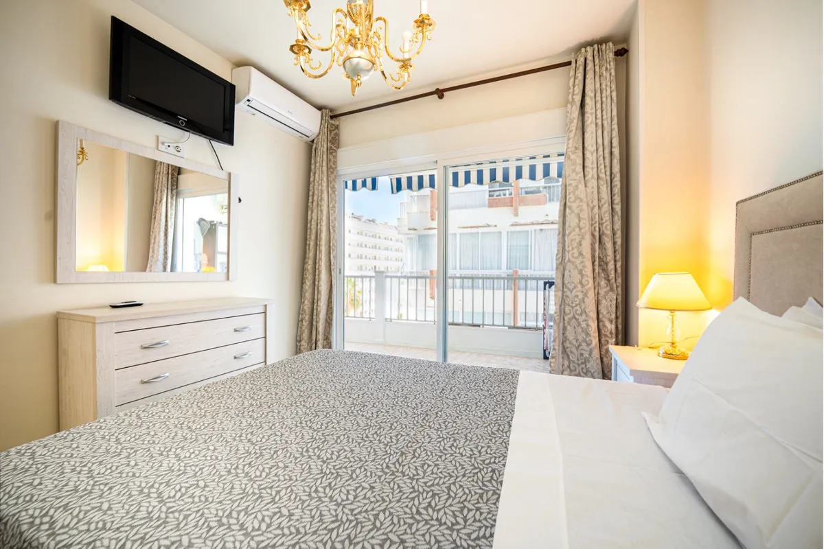 56c04e62-0f3e-412a-a0d3-1f161bc32b76