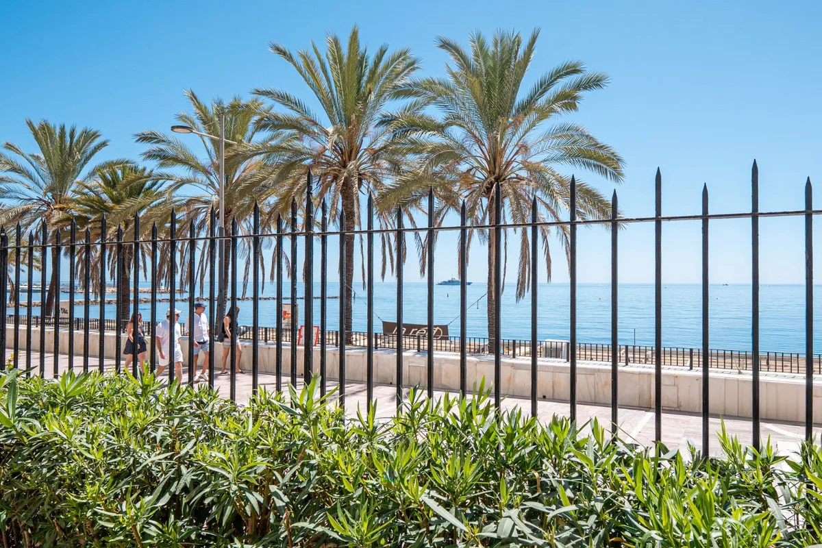 b990559b-7795-4f67-93f8-7134f63175f6