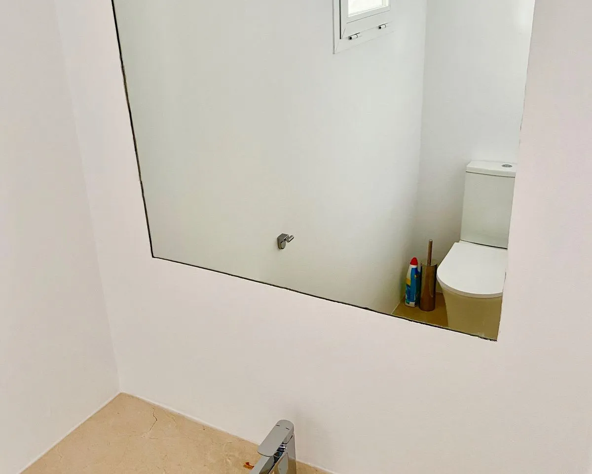 2a198584-9bf6-41b8-8b1f-e4ce2c39978b