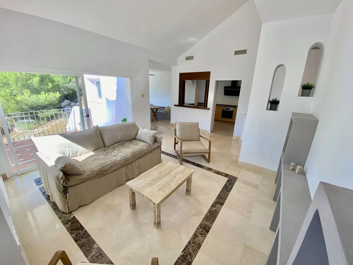 c31352ef-51aa-4461-8b86-194bf3f4a367