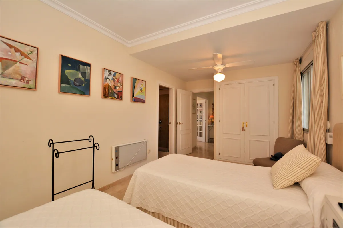 32f33104-cac7-4e7c-abc8-6966f5905438