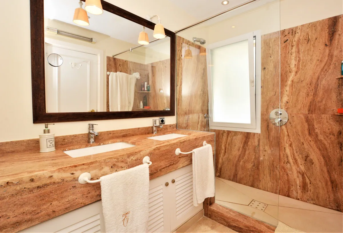 9bbb990c-eac3-4444-b4d8-ac44688ab62e