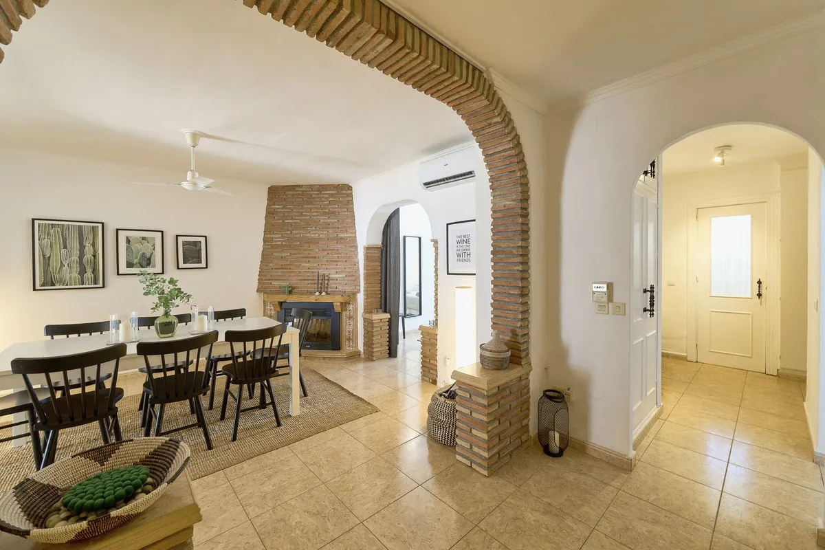 b6951d0e-3e0f-4f91-a40d-e8bb28994d5d