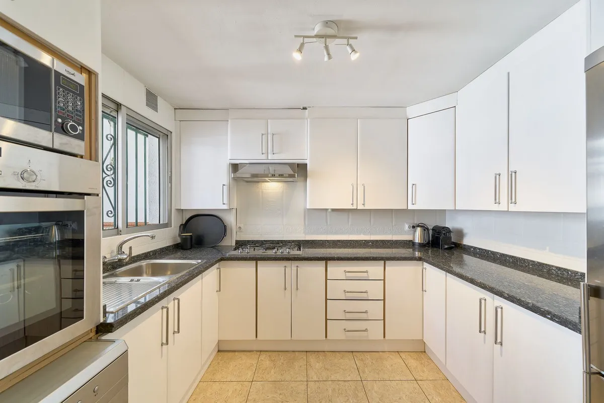 b95668fb-608f-42e1-a599-7b85829147a7