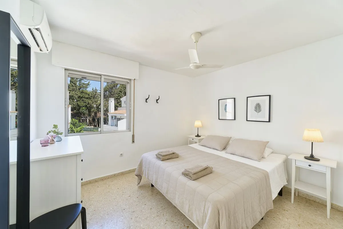 fe648436-cb45-4ef3-b64e-ee58523df6ee