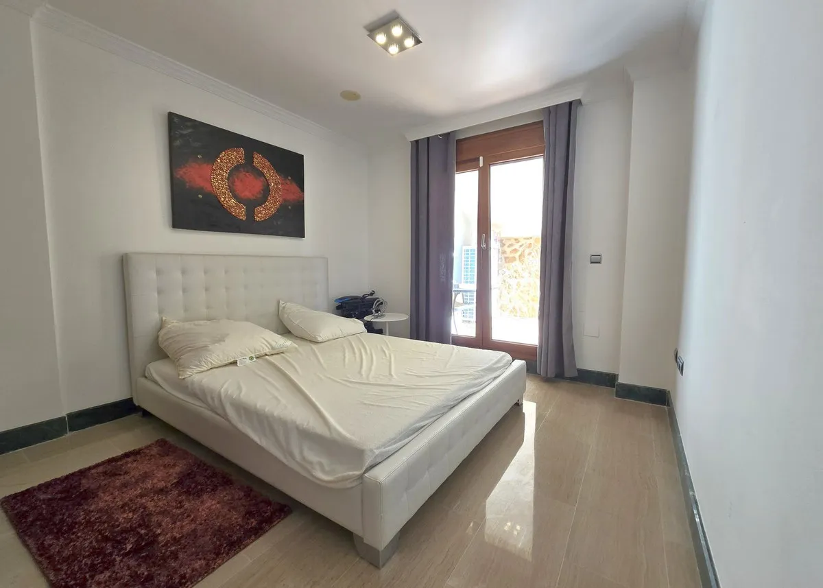 61ac115c-c5c9-49fc-9350-6e38f9094860