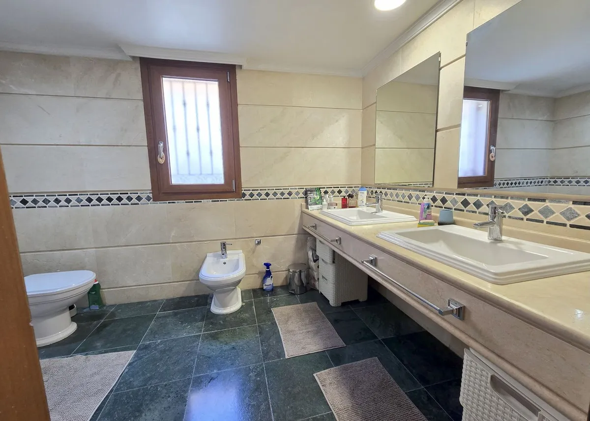 e170255d-de7c-41c8-98c0-ee9fcfc92bb6