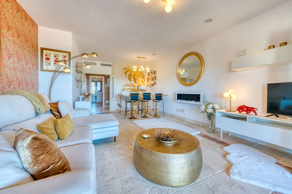 48f7f678-93bf-4fc5-9ea7-e1f49ec26770