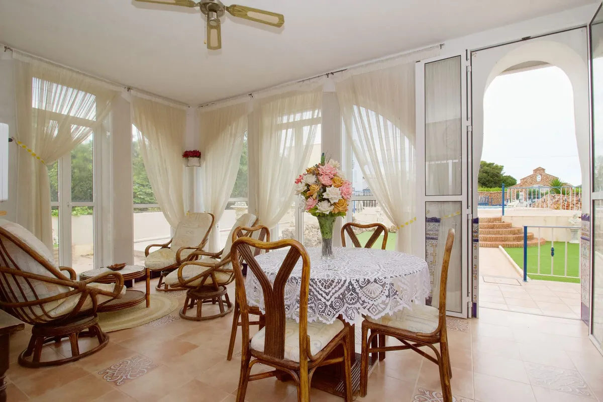 150b593f-fba0-40c1-8e4a-8236cf9c650e