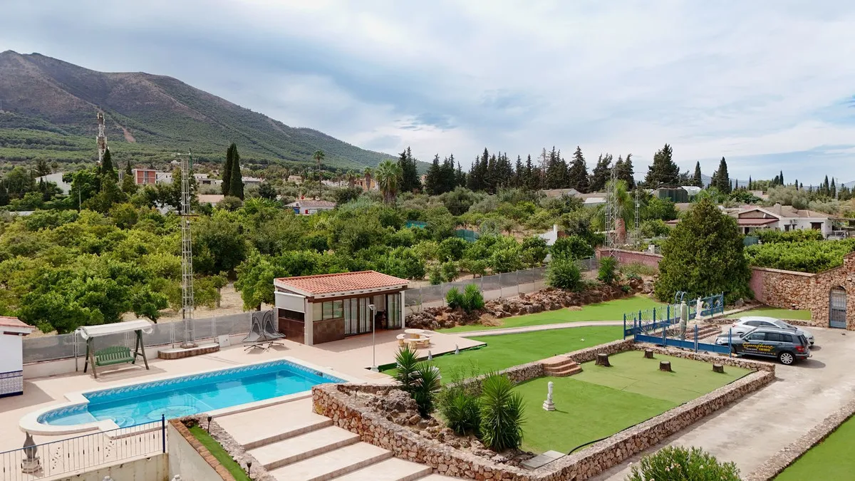 5fcee2c1-cc25-4070-84d2-2f2293a7bfd6