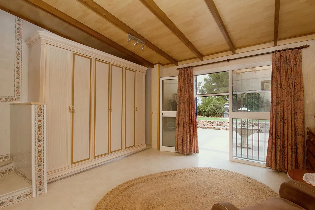 8733e38d-e763-4a67-ac9c-546de7cdcad0