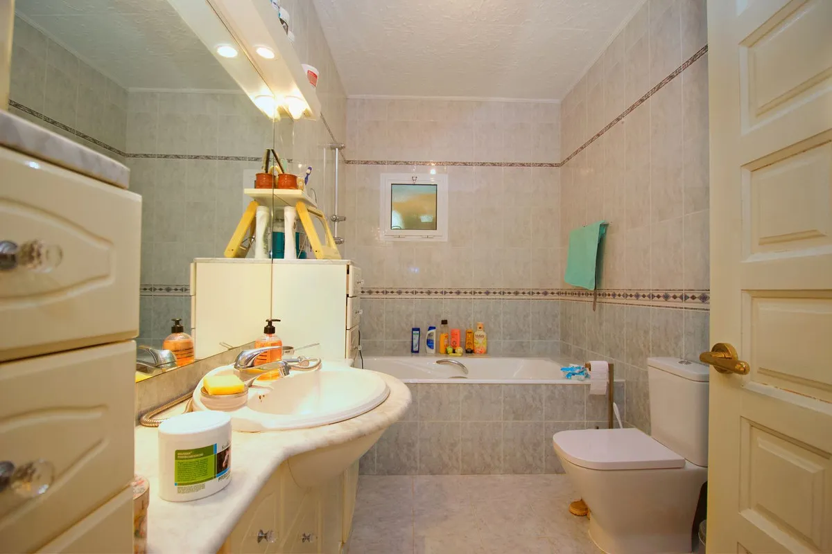 aafb0b35-50bf-4864-9dcf-27c1f0af0b5a