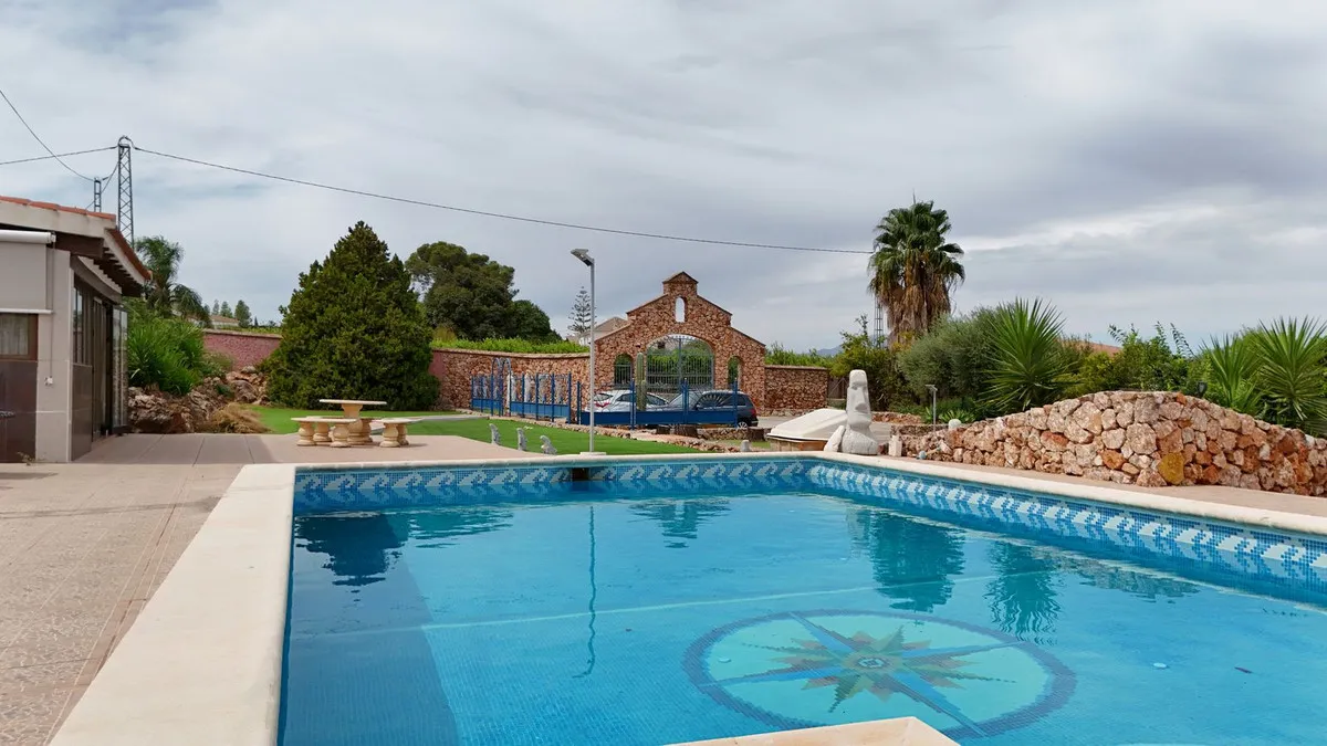 c5572745-8b62-42cf-b454-76d3dd5a6ba7