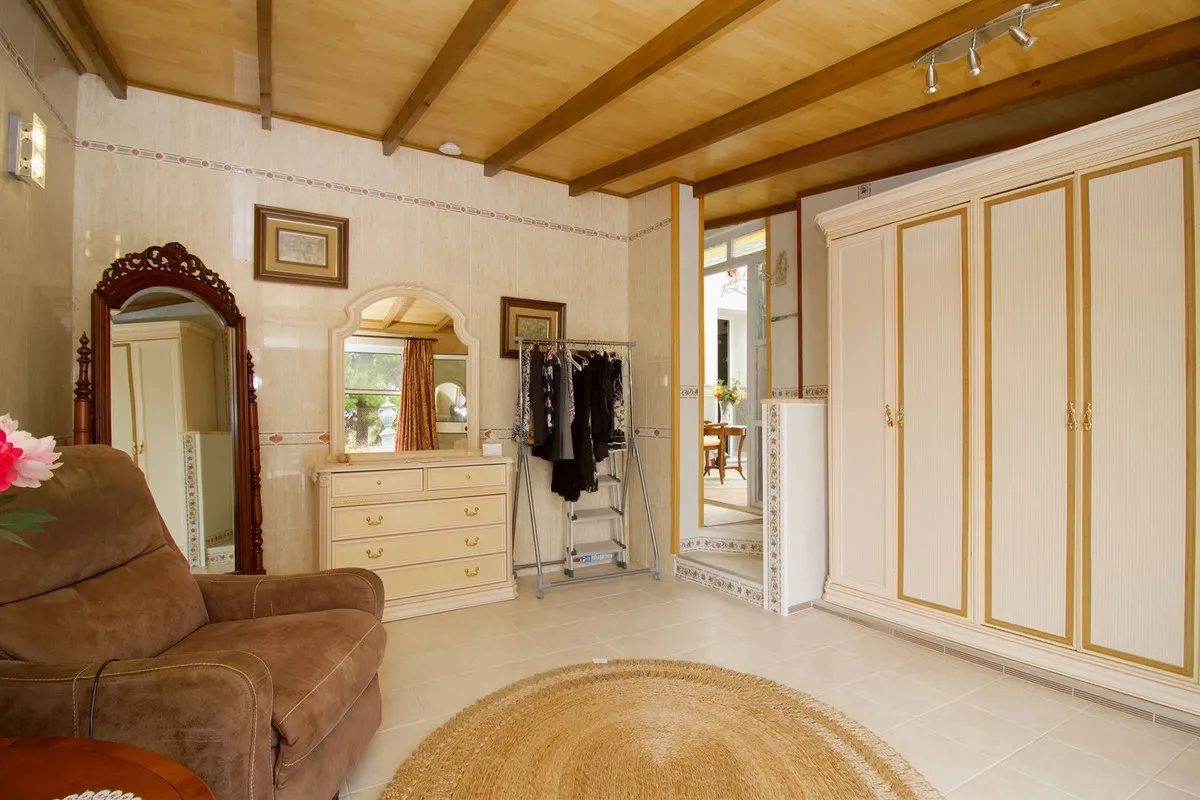 ef70f9da-d168-4a35-be1d-f156bde8434a