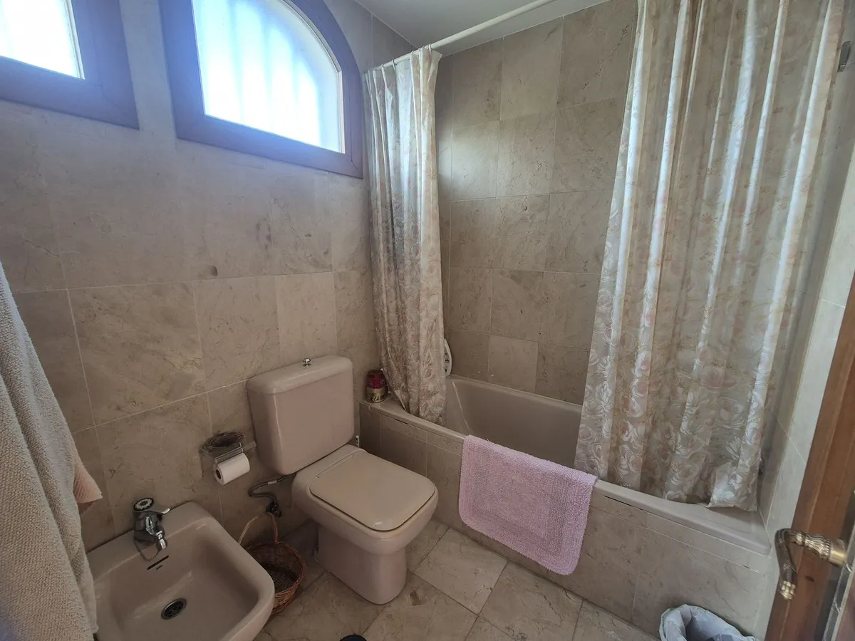 2d596396-1dd5-4f42-b52d-56313eabeb11