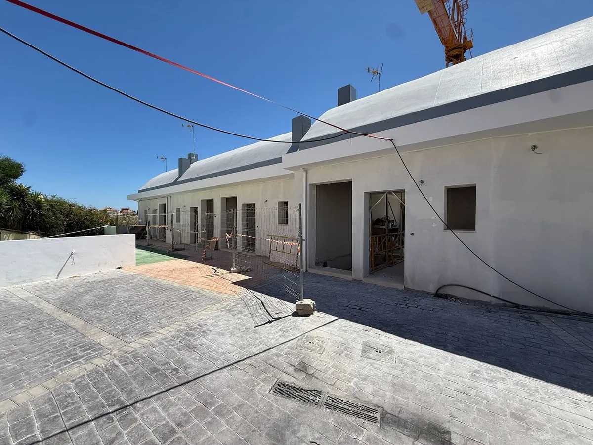 70574409-9ccf-402e-86e4-0a70c8384387