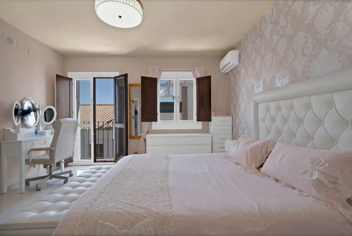 d2287217-720f-4b84-bddc-70b43243278f