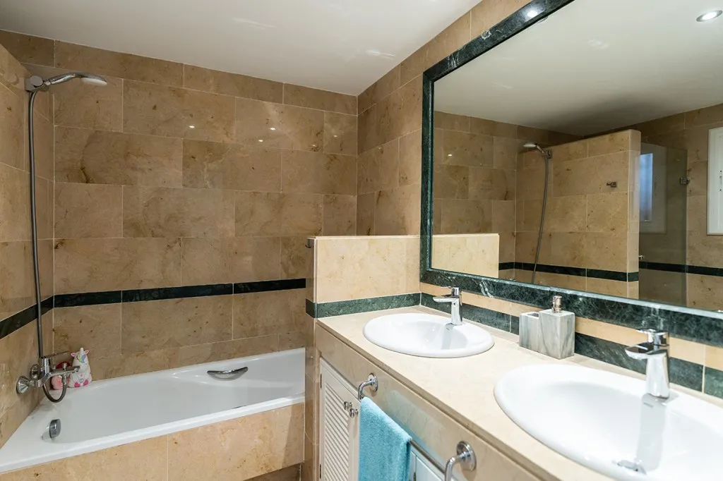 82c6bf2d-9df6-4e09-be4d-96b204cf5488