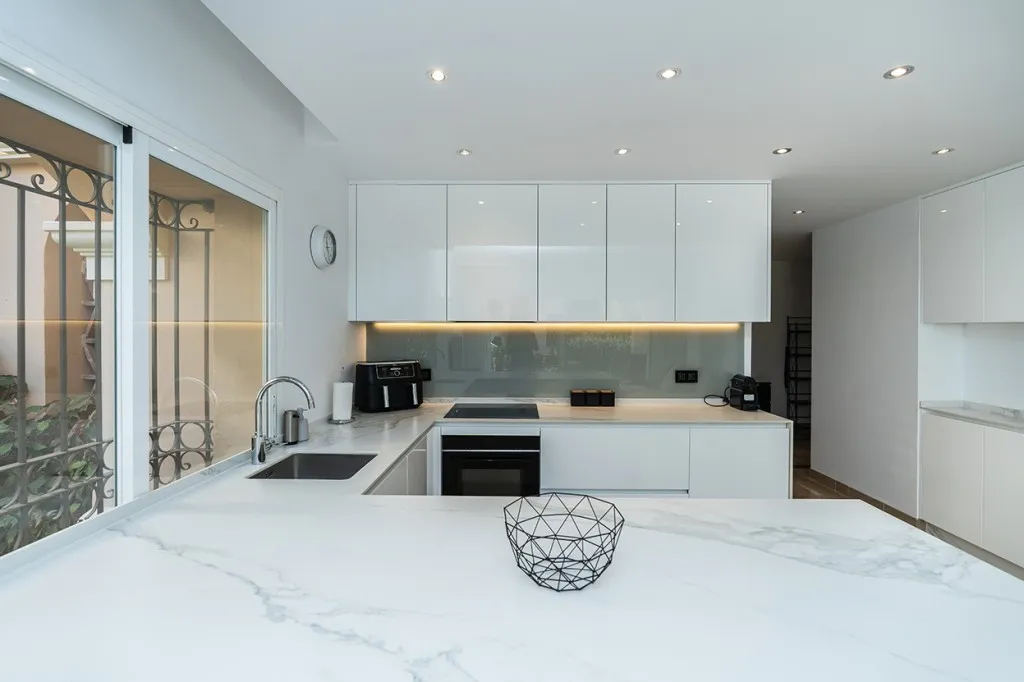 85ba7069-bd40-470f-ad87-81a7170af0f6