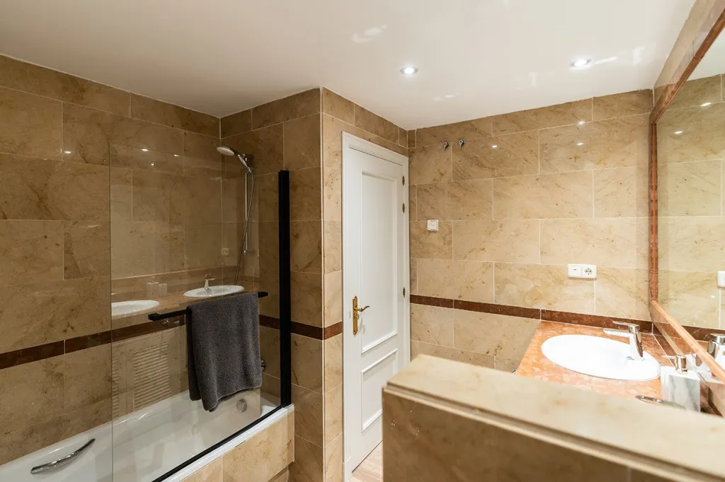 d6e56ceb-5b92-4a9a-8a80-27251ffca352