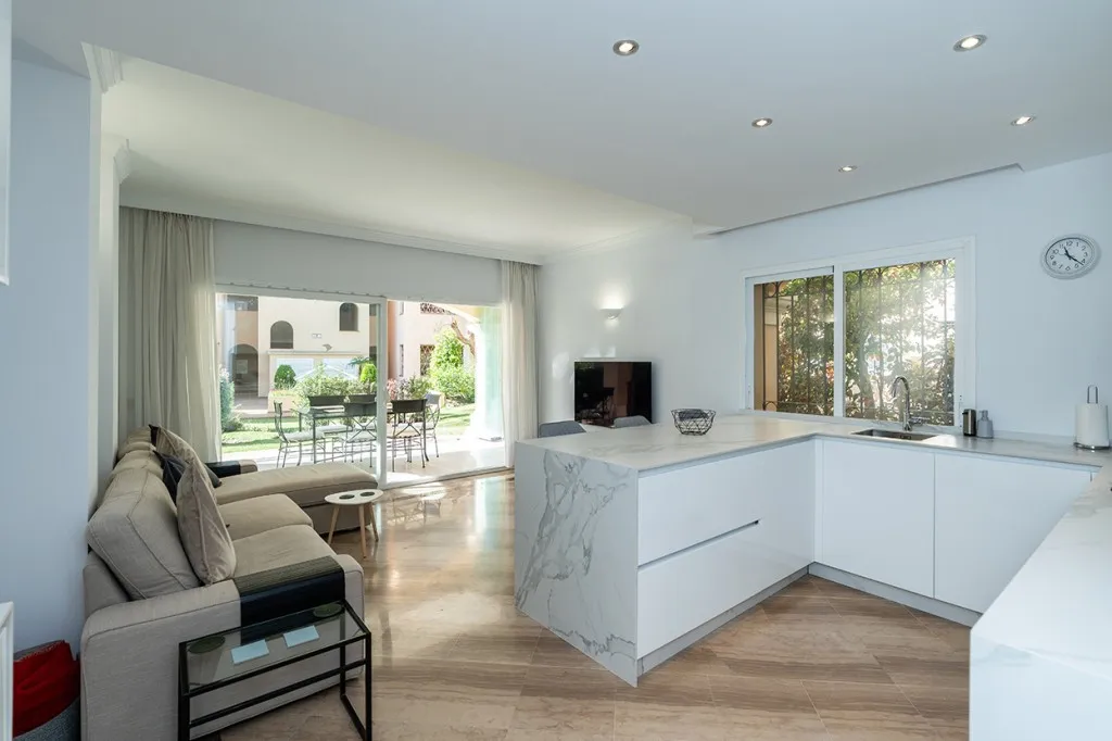 dca0910c-c60d-46a7-8856-29ea49825aa8