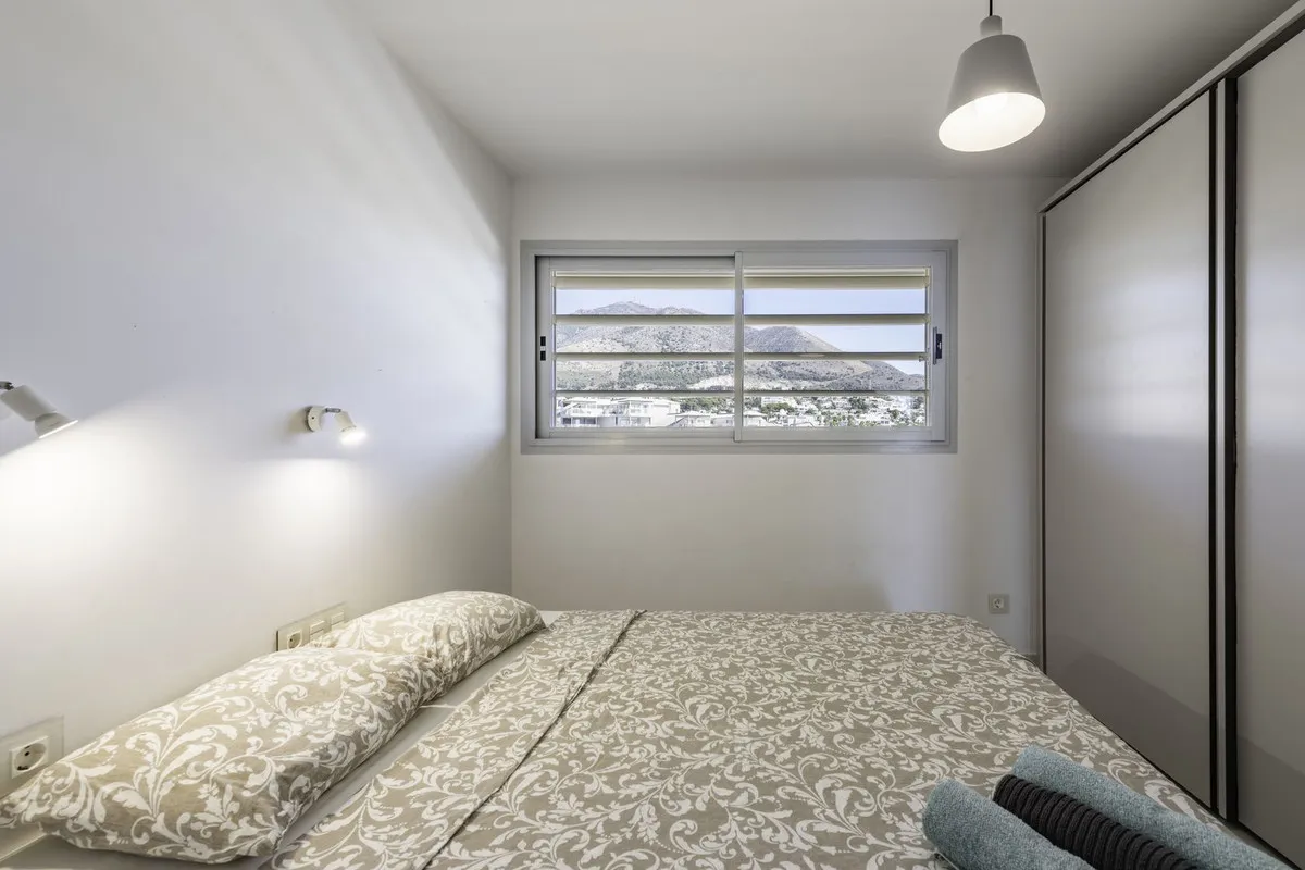 73597b33-cba9-4bf0-ac63-44e7be41737a