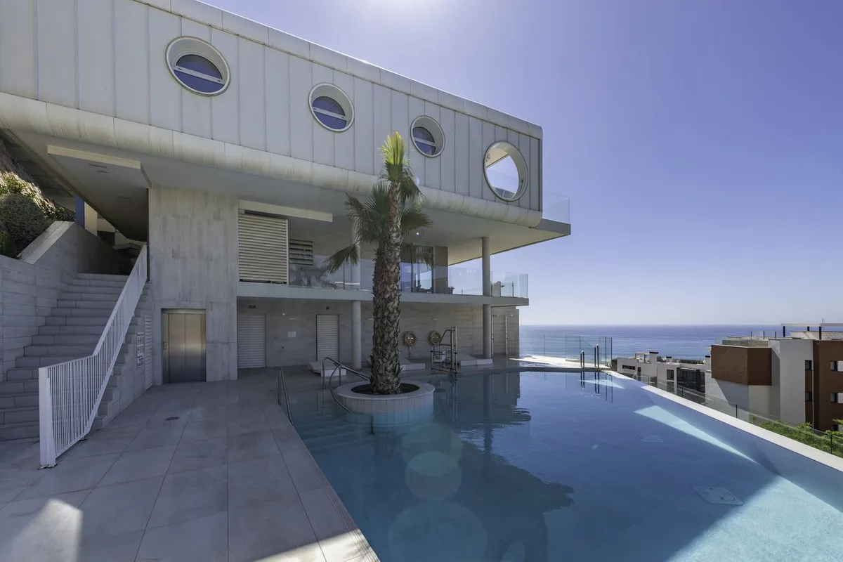 8abbbd5d-3285-4c3b-90f9-929a4a329d91