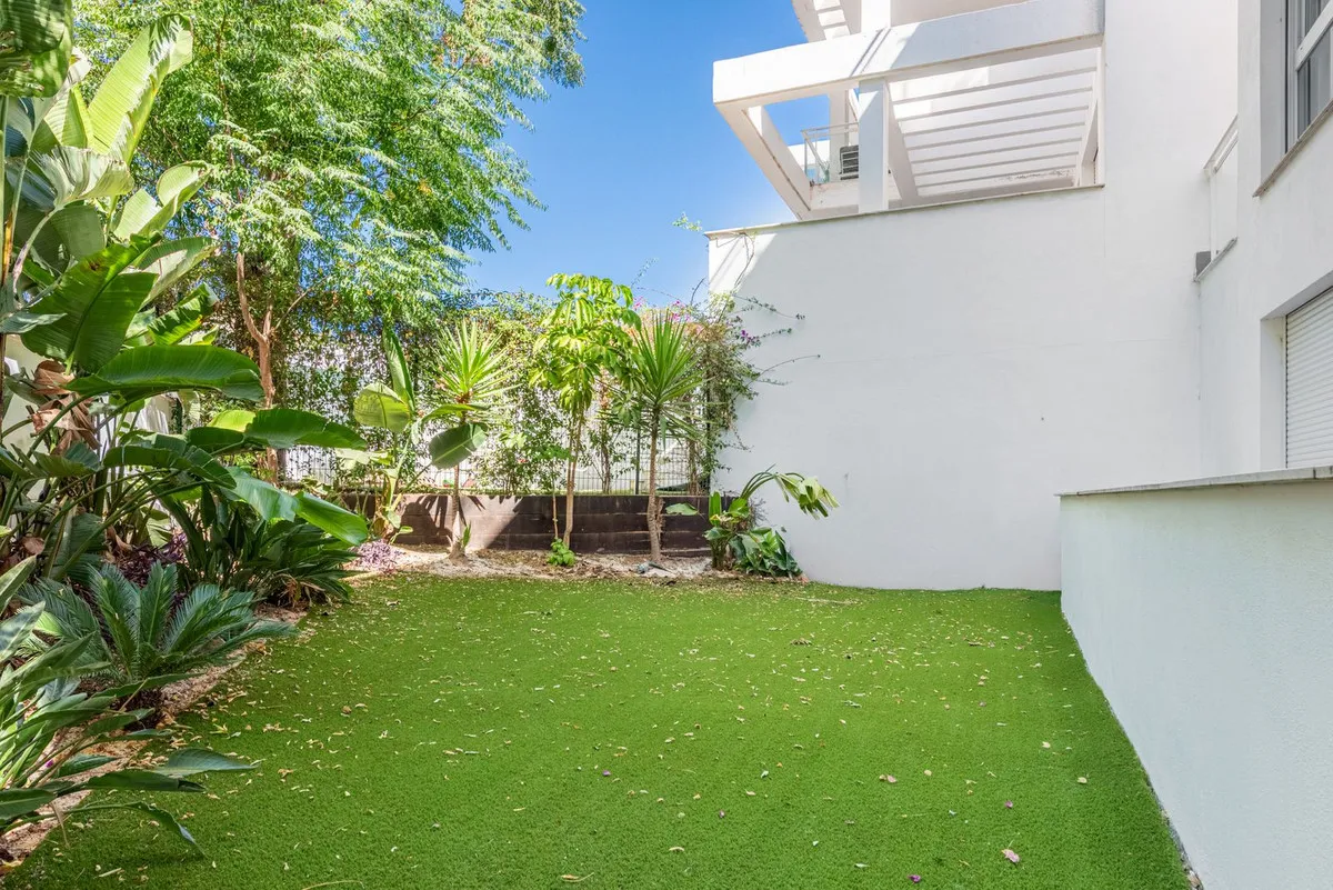 8d80cb70-ccf8-475e-9710-a4e7d75f3198