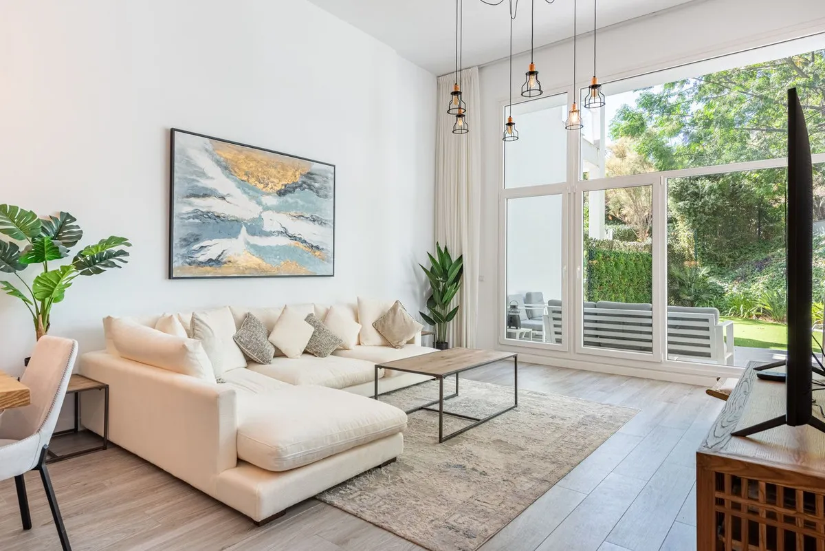 ad283231-82a7-456a-b775-2631ef87eb1a