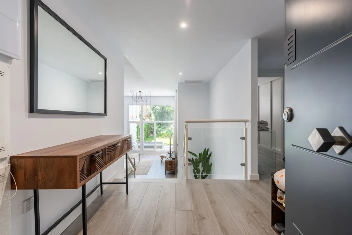 b5cc90dc-9e5c-42db-93ce-35a53f401220