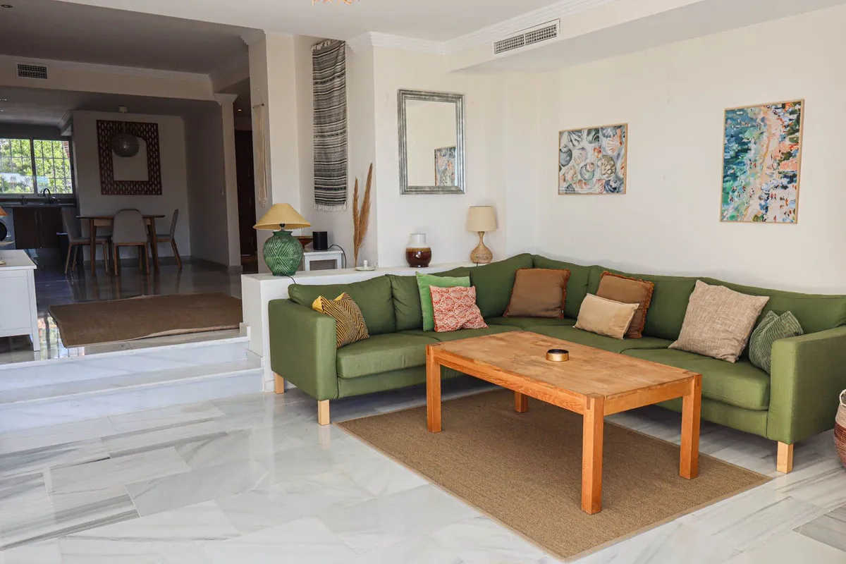 7b04ad1a-a64b-437d-aded-ab4929993f0d