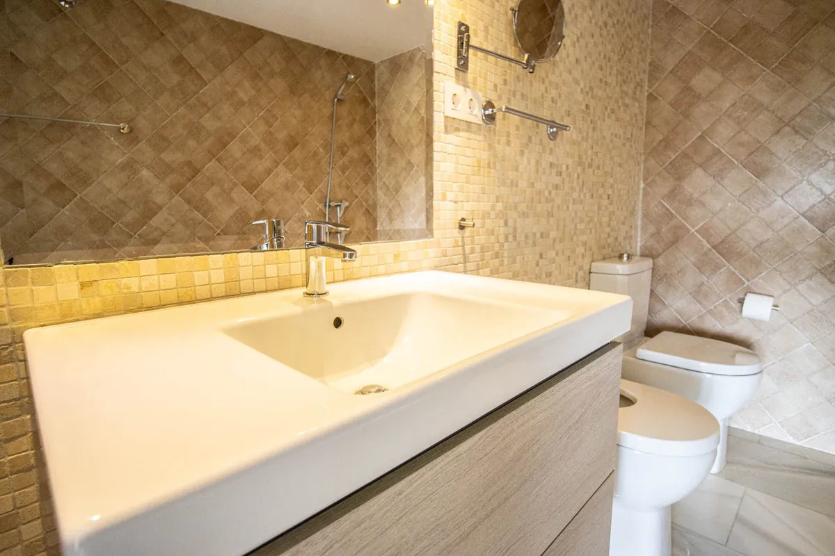 c87d0ddb-6f69-4e1c-bd0f-19cb0592799e