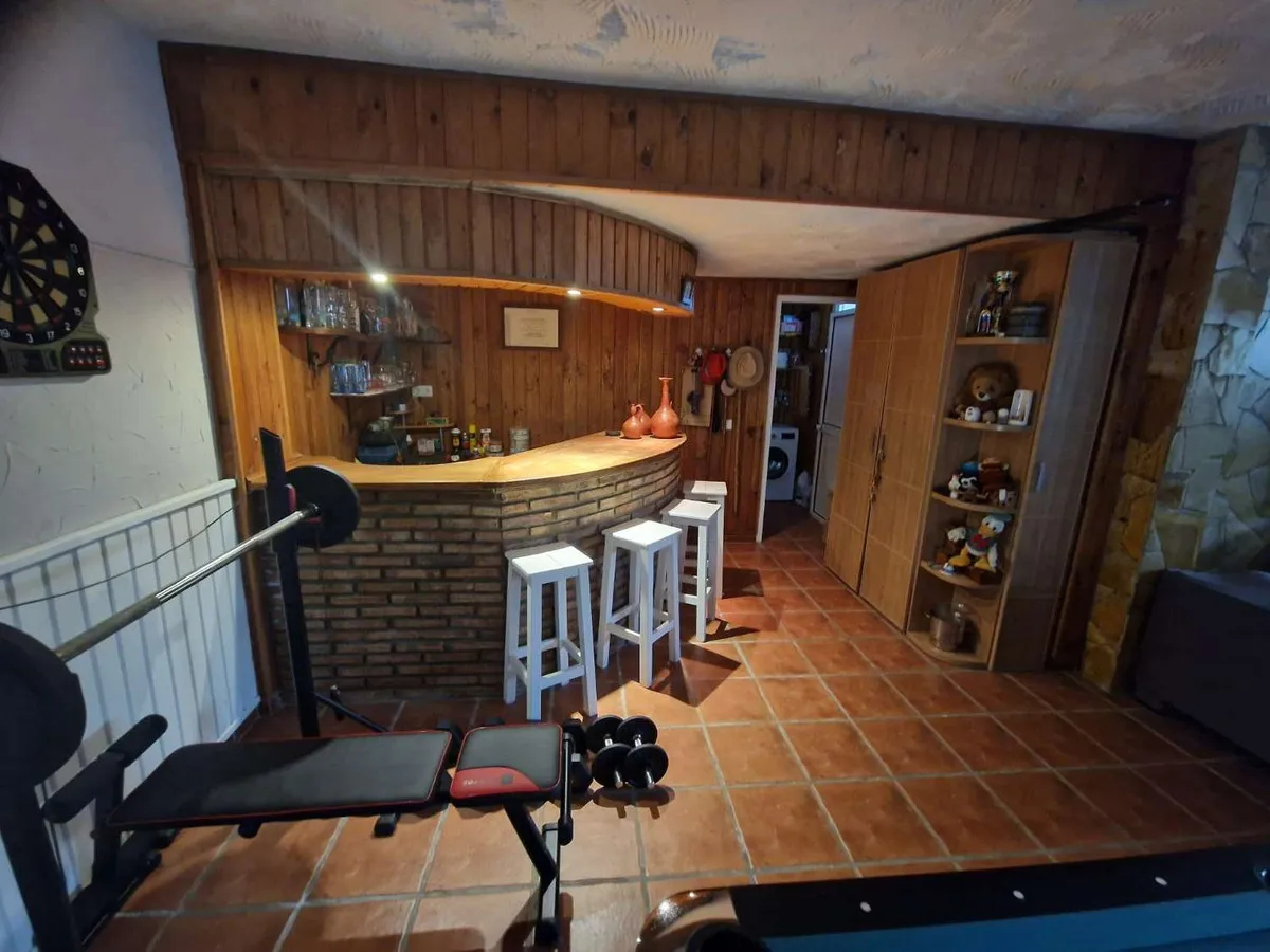 7fb68dbd-5910-4d8c-8435-584a950a8b45