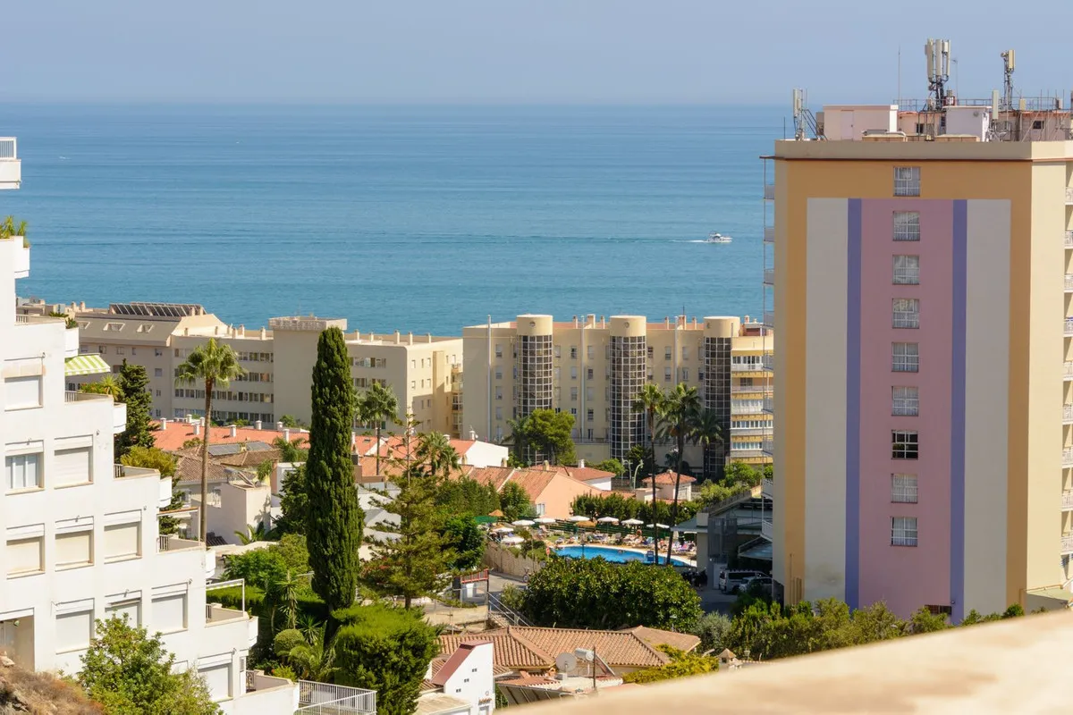 2d28f034-f0e5-442d-a9ec-7dfa4a9833b5