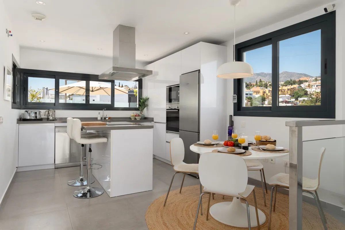 8e837f83-6264-4f6a-9bd9-afc04ba841e4