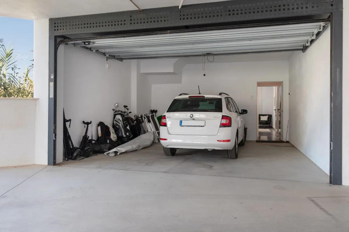 b805ed4b-c394-4f8b-a597-29bbc324357e