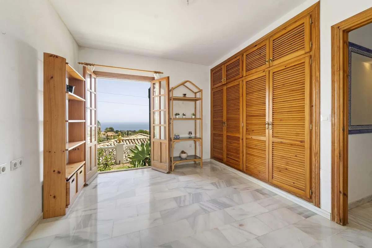 0ad9099a-f199-4e48-92a4-0c8eacd69aaa