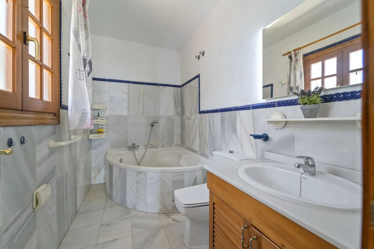 10b0b2b7-f8ed-4f10-8fa6-434c74d44474