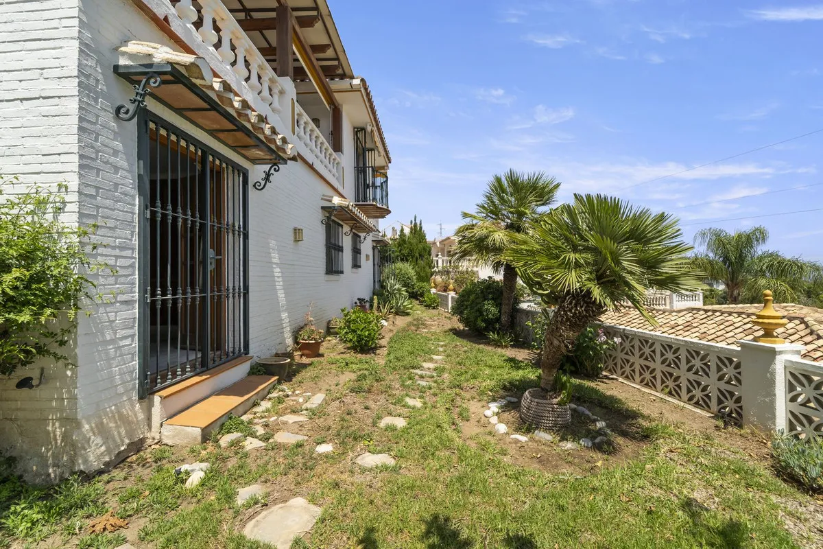 1906916d-29a9-42c9-a3c9-fcce2fbbf2af