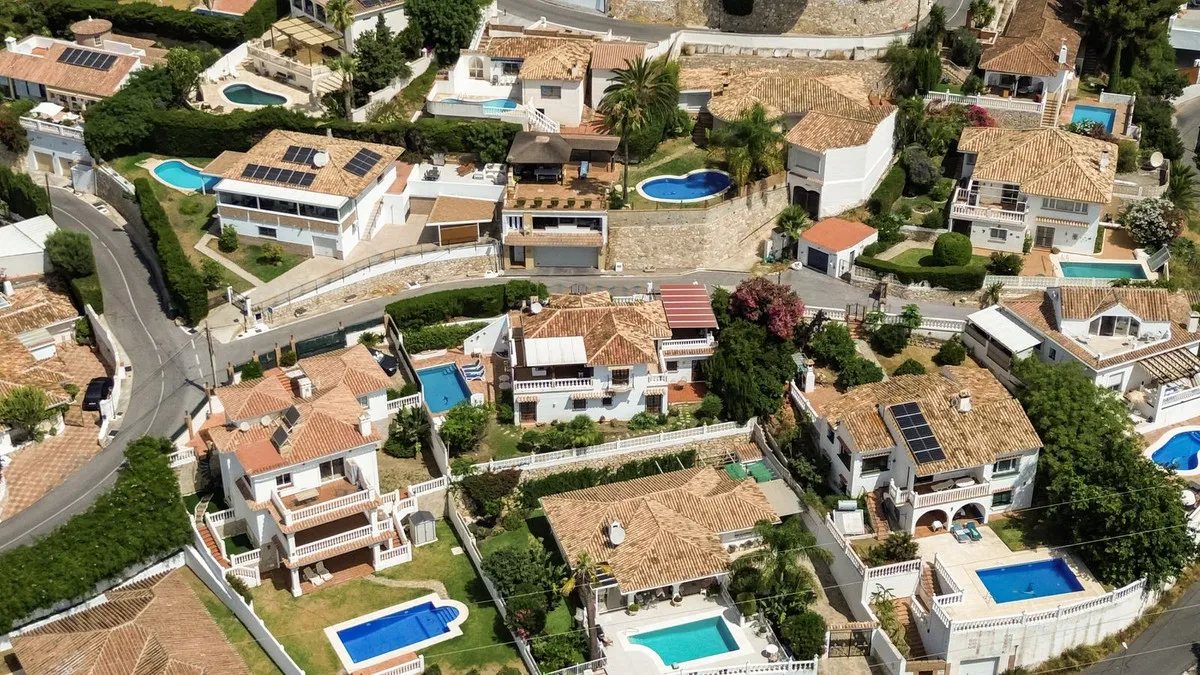 27bf37cb-584c-493b-8b70-aeb4f5876b11