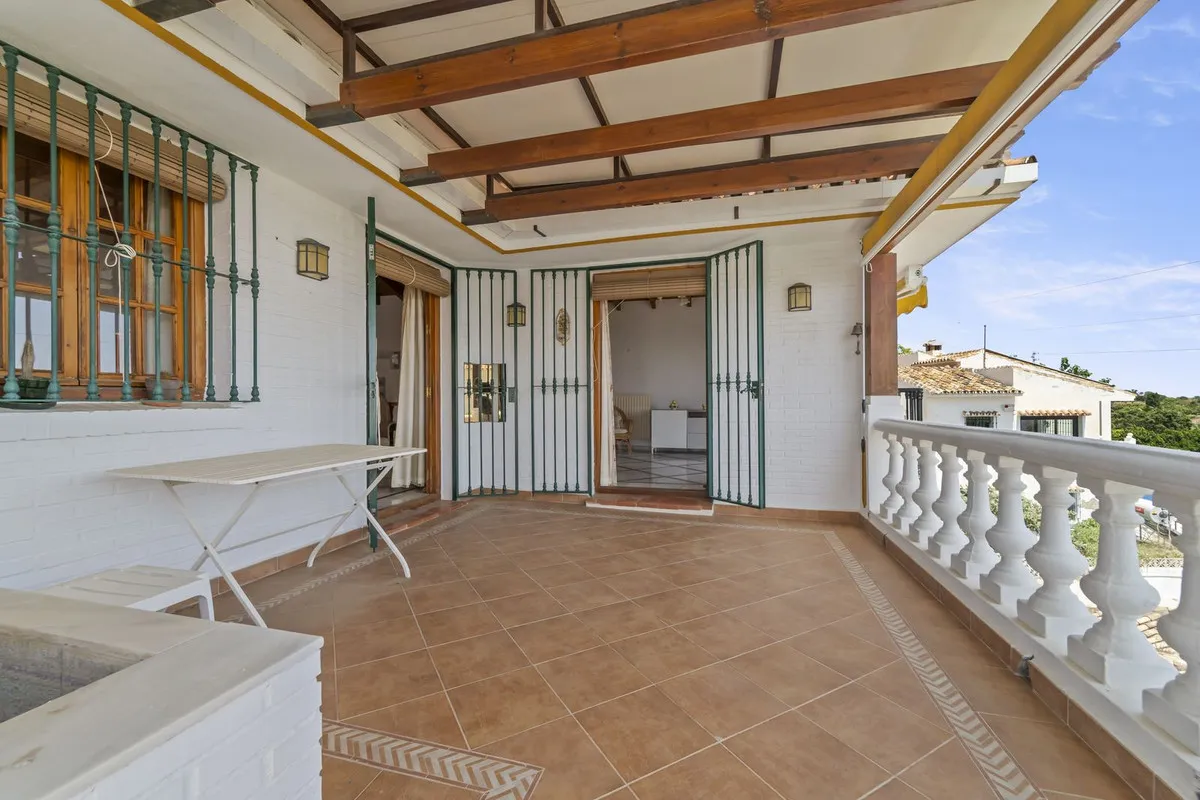 33dcb479-54a0-4bc8-b3b8-a549524d2a0e