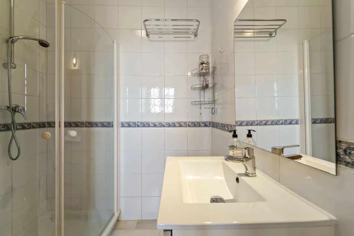 77246896-ffbe-48dd-91b1-a138634442b3