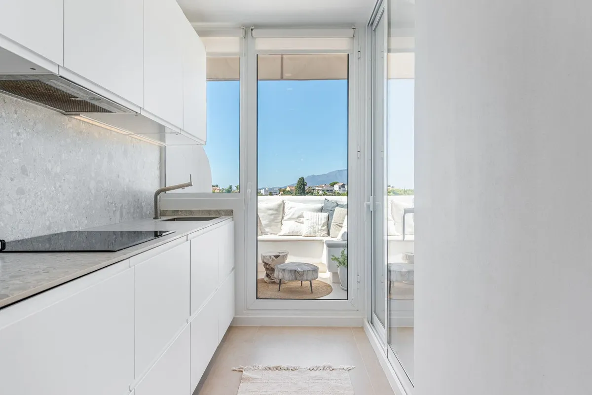 d9e5fcdb-09df-4914-a799-88699c5c1ce9