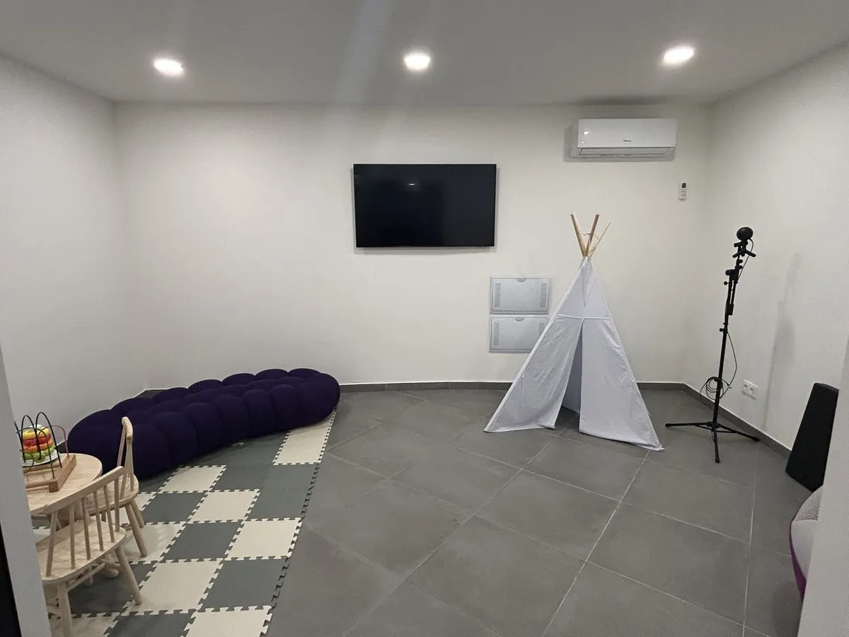 f52ad47b-bf76-4621-b36e-ebd73b852135