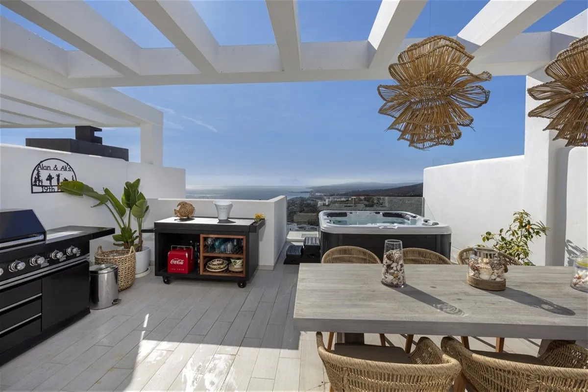 28745698-aa83-4e63-a1a5-bf8c0da0a2b8