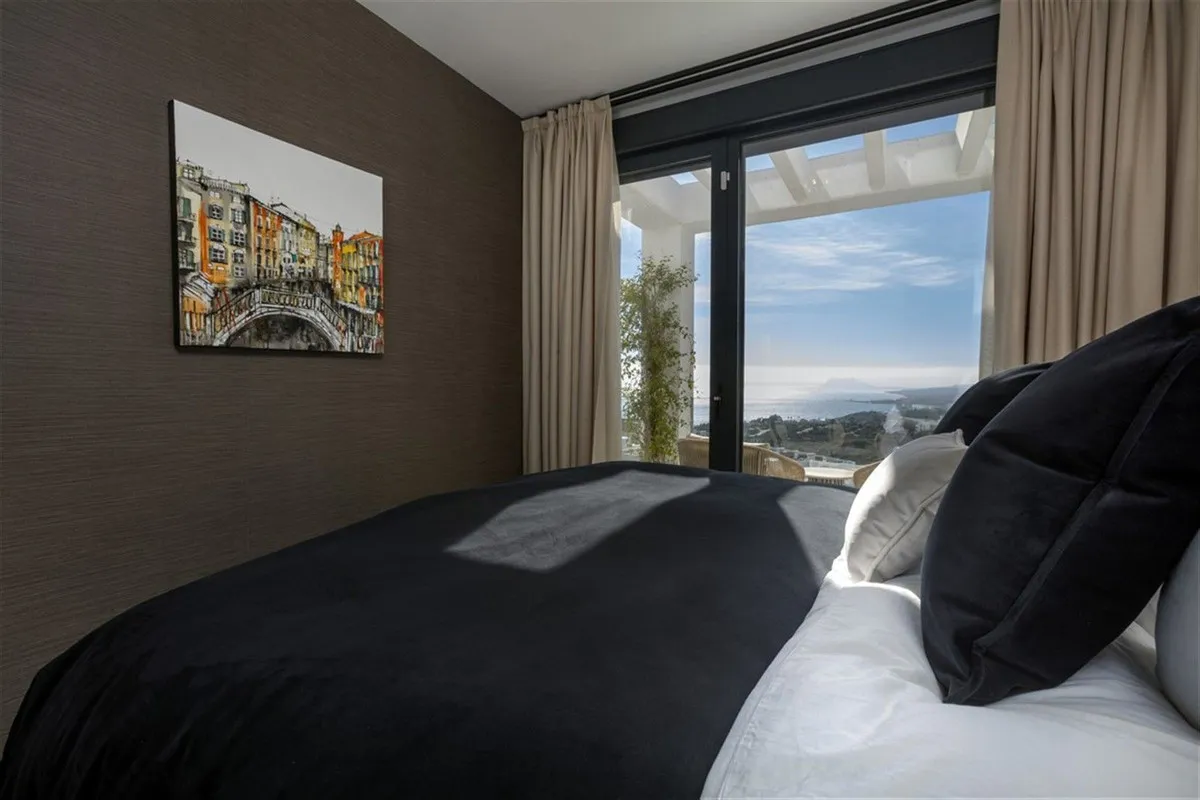 6ac3a942-6b83-4def-905d-5d10cdc33a4a