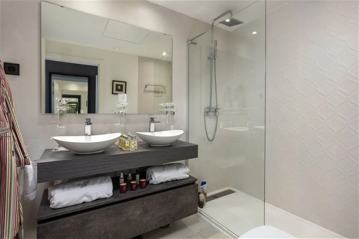 bb335fec-3f4e-48dd-8780-99f9825c0f1e