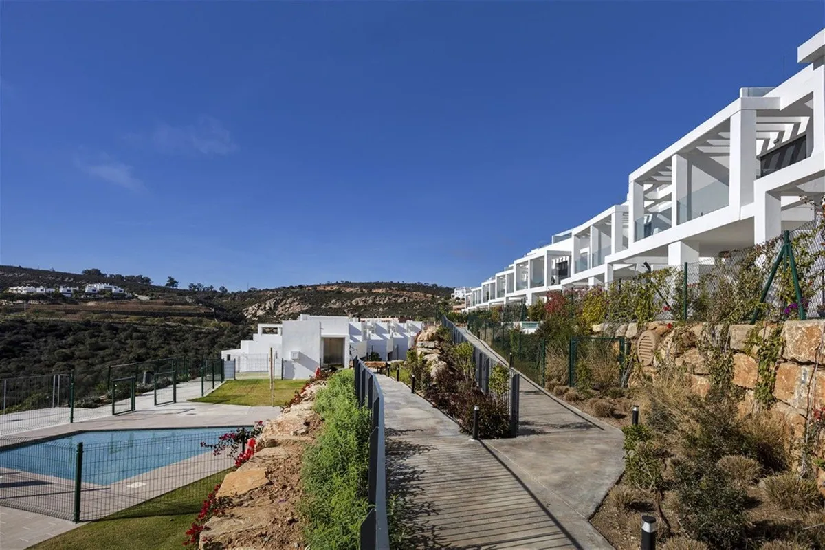 f0f525eb-091f-4270-b82f-1d60e51d341f